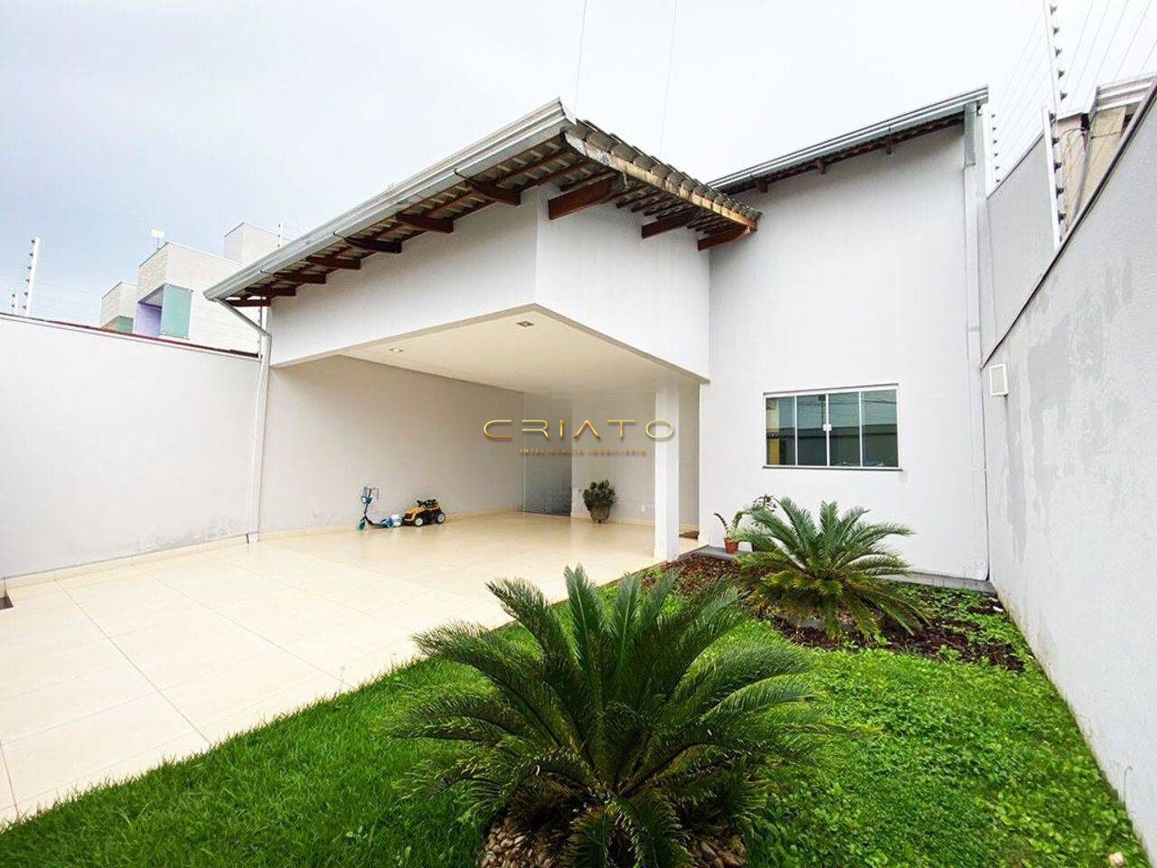 Casa à venda com 3 quartos, 138m² - Foto 1