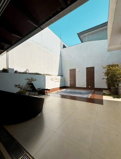 Casa à venda com 3 quartos, 217m² - Foto 14