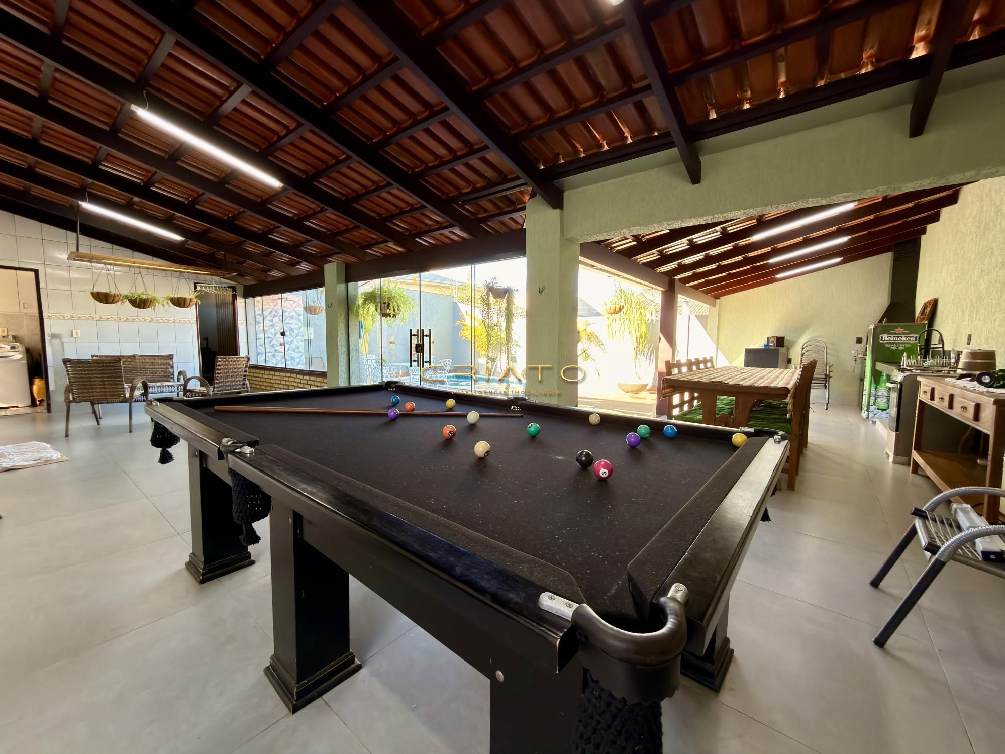 Sobrado com 4 dormitórios à venda, 215m² por R$995.000,00; Alvorada - Anápolis