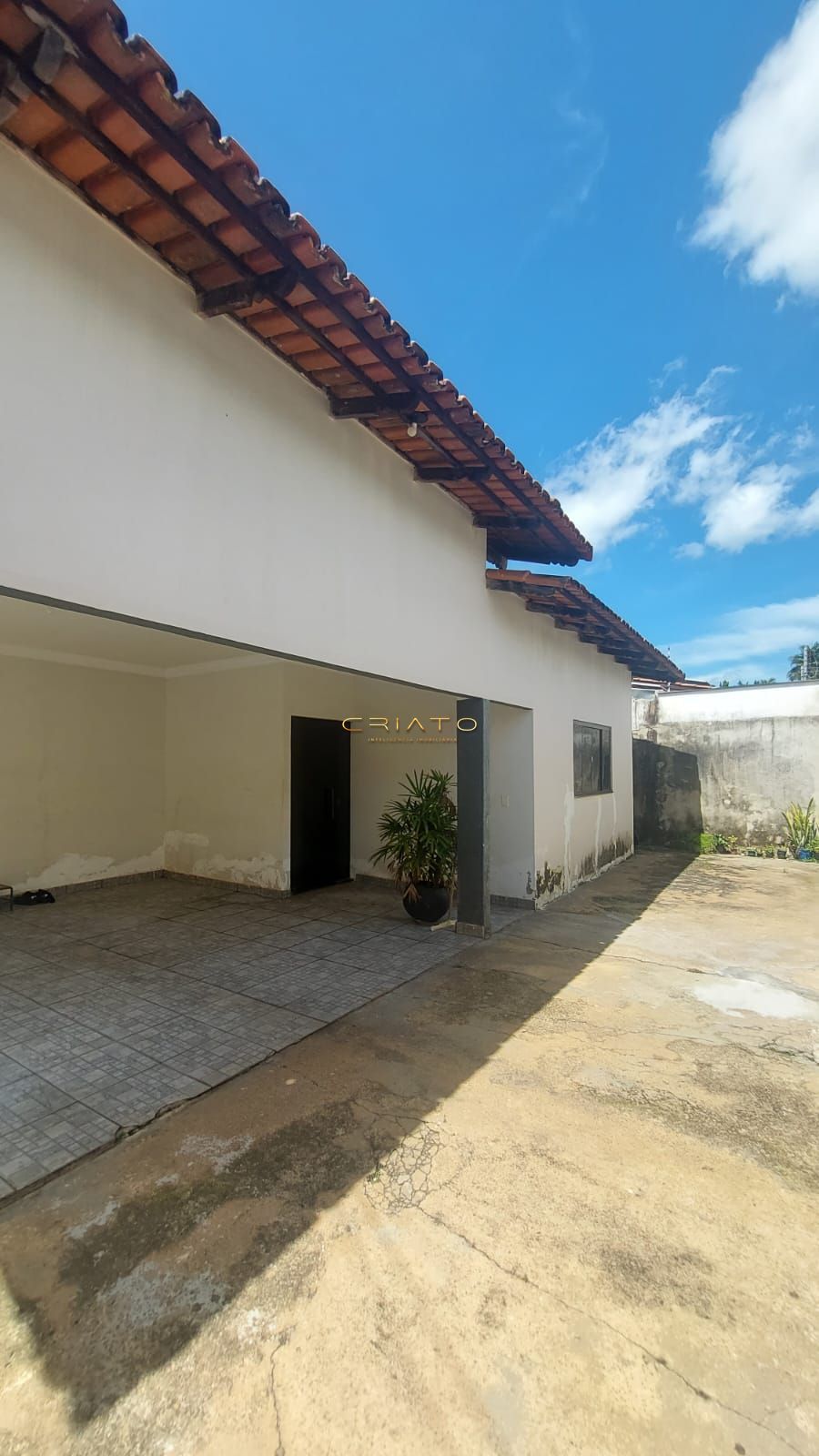 Casa à venda com 3 quartos, 230m² - Foto 2