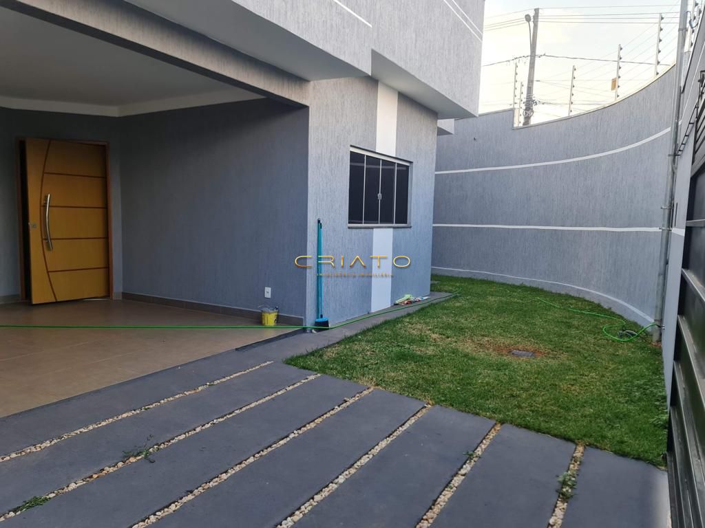 Casa à venda com 3 quartos, 145m² - Foto 1