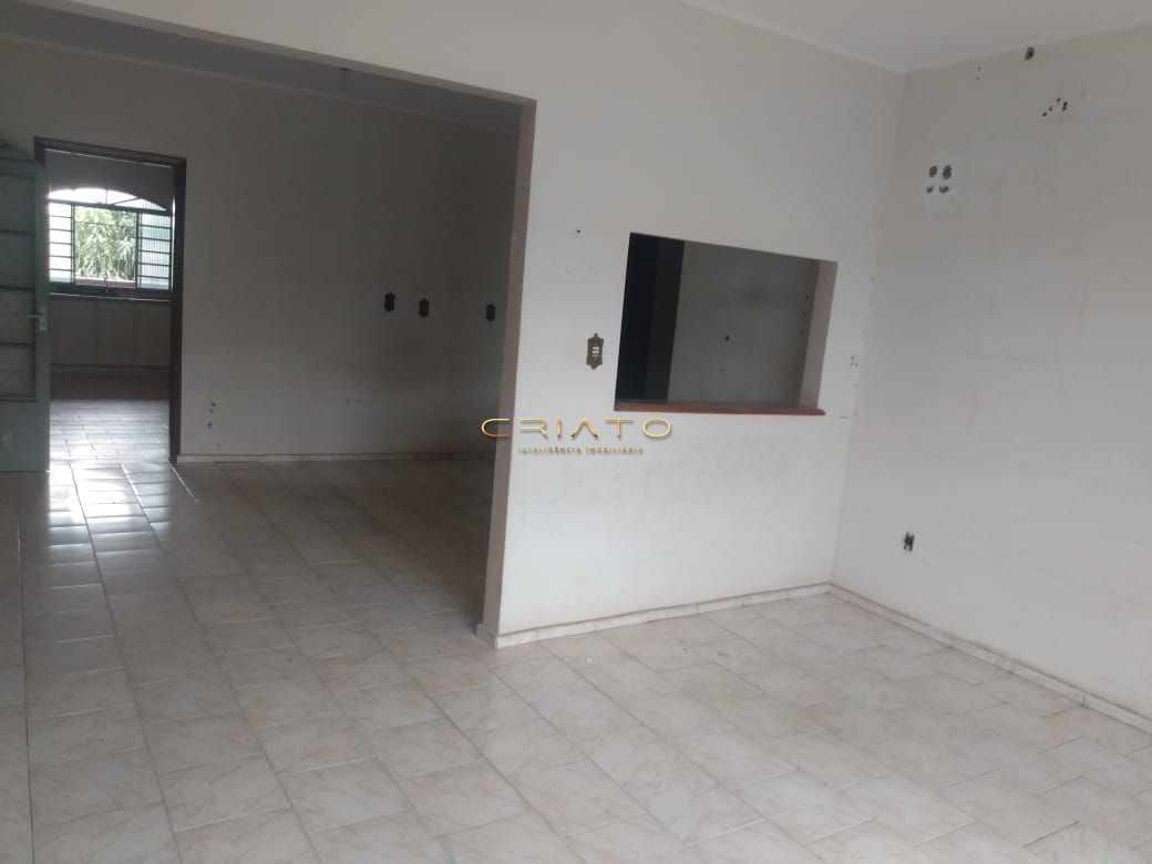 Casa de 3 quartos, 350m² no bairro Vila Santa Isabel, em Anápolis | Eu Corretor