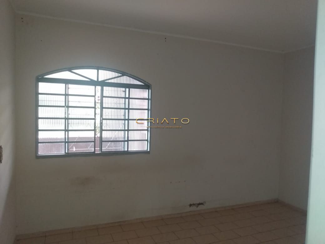 Casa de 3 quartos, 350m² no bairro Vila Santa Isabel, em Anápolis | Eu Corretor