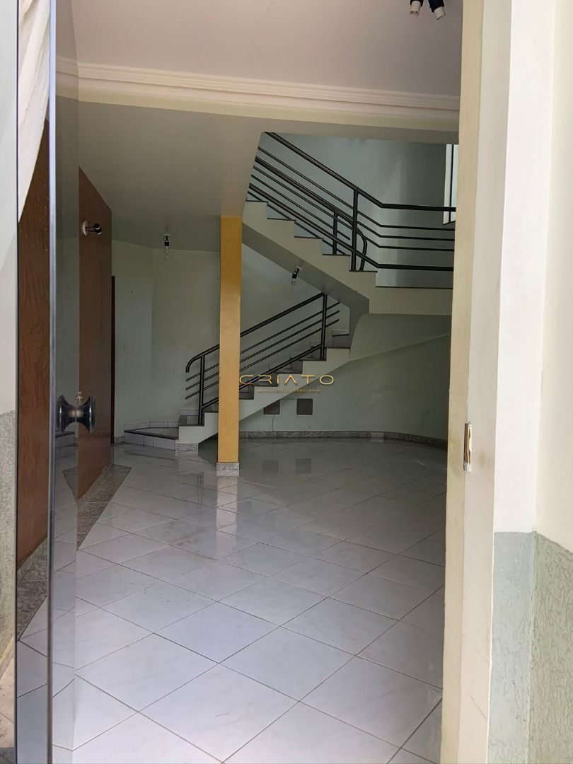 Sobrado de 3 quartos, 269m² no bairro Setor Central, em Anápolis | Eu Corretor