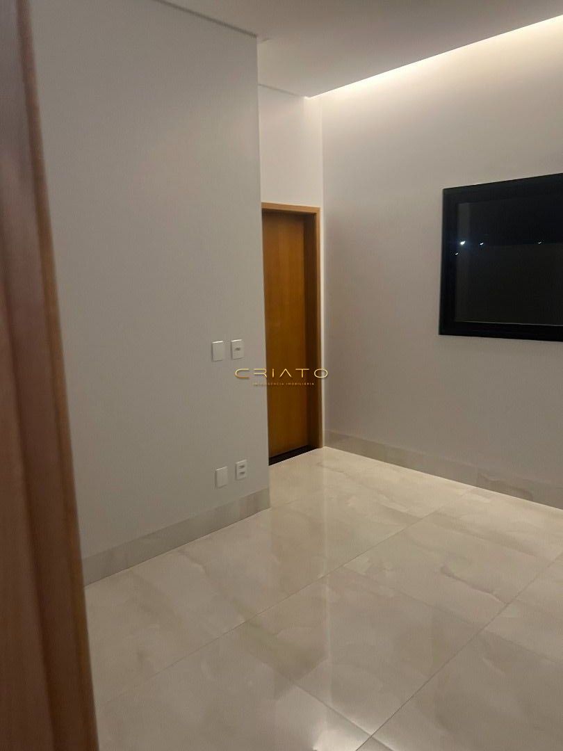 Casa de 3 quartos, 203m² | Eu Corretor