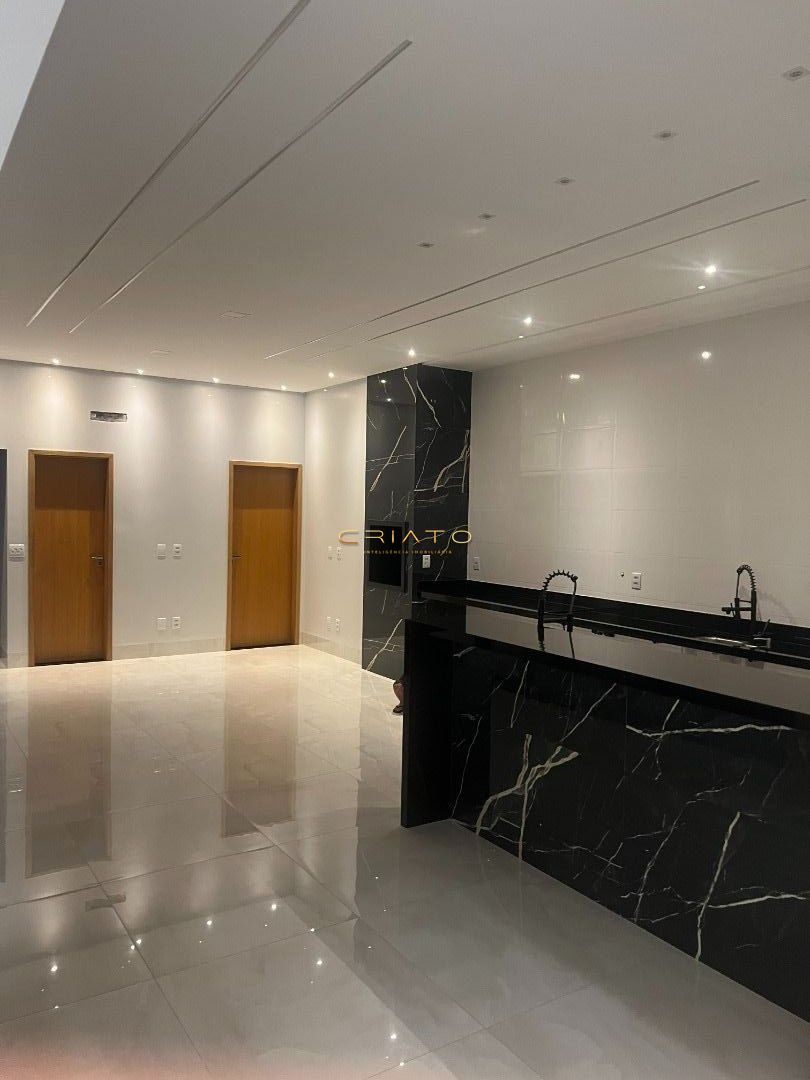 Casa de 3 quartos, 203m² | Eu Corretor