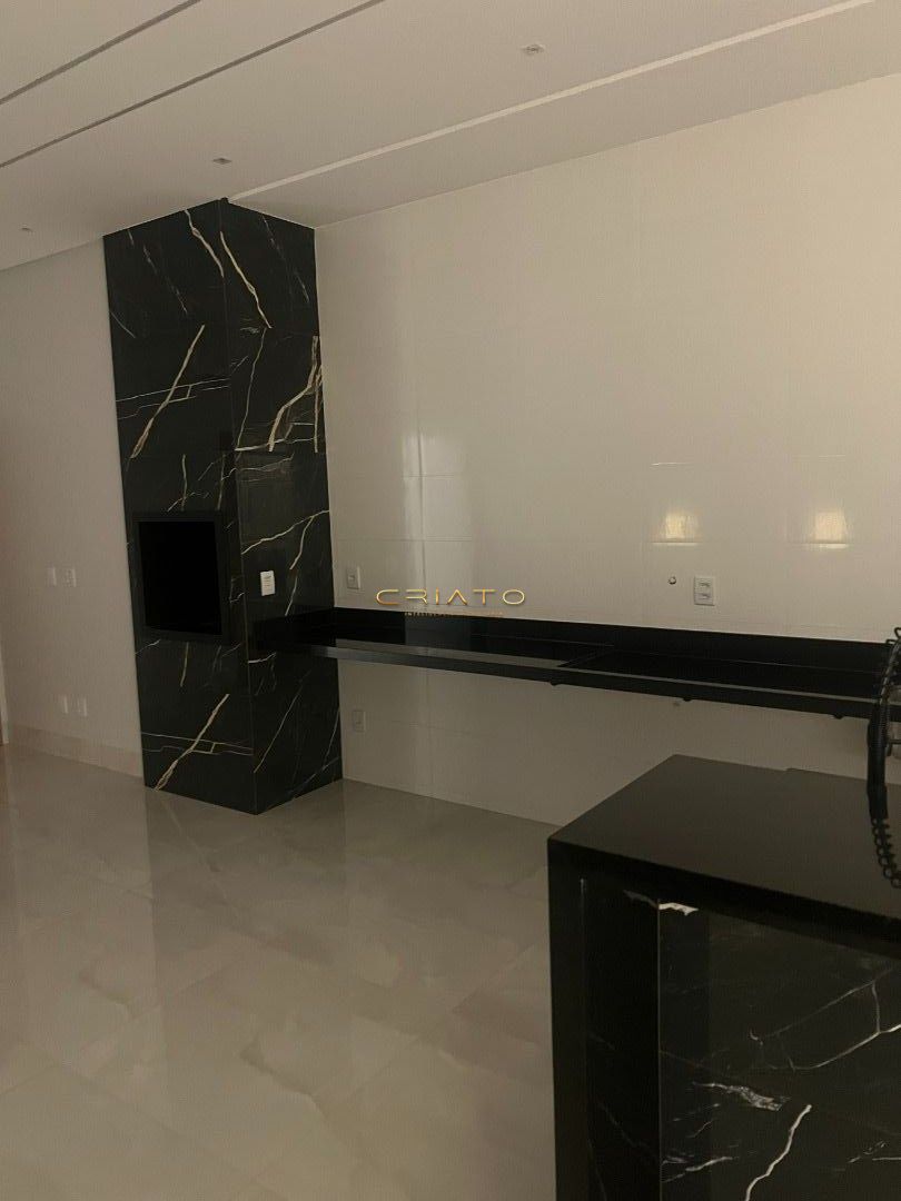 Casa de 3 quartos, 203m² | Eu Corretor