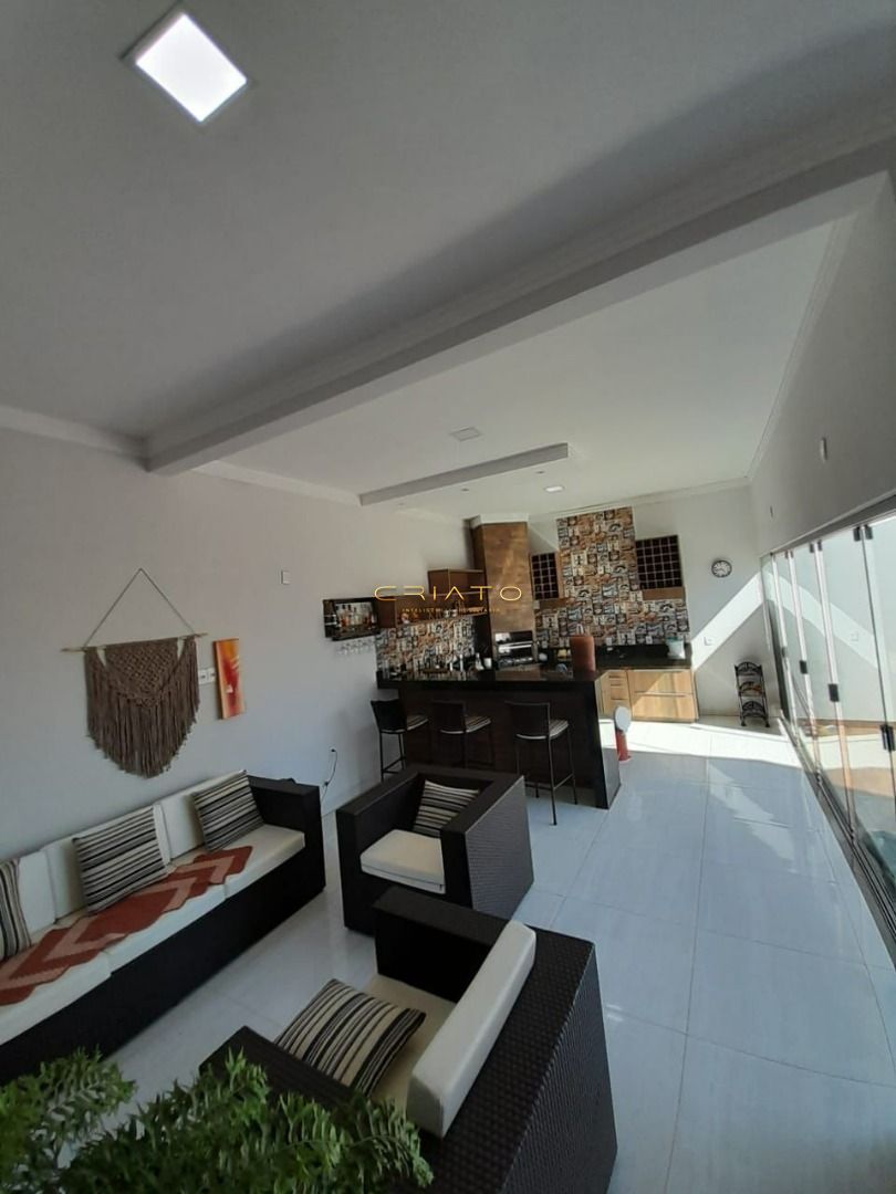 Sobrado de 3 quartos, 243m² no bairro Nenhum, em Anápolis | Eu Corretor