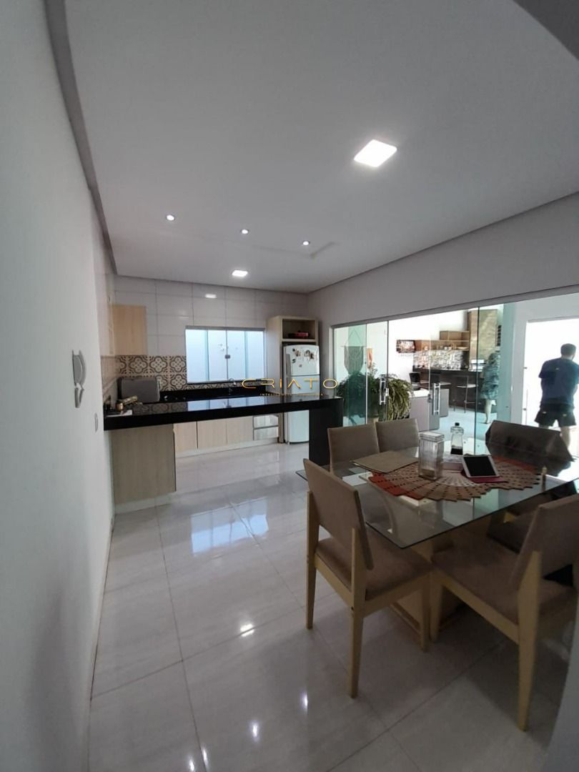 Sobrado de 3 quartos, 243m² no bairro Nenhum, em Anápolis | Eu Corretor