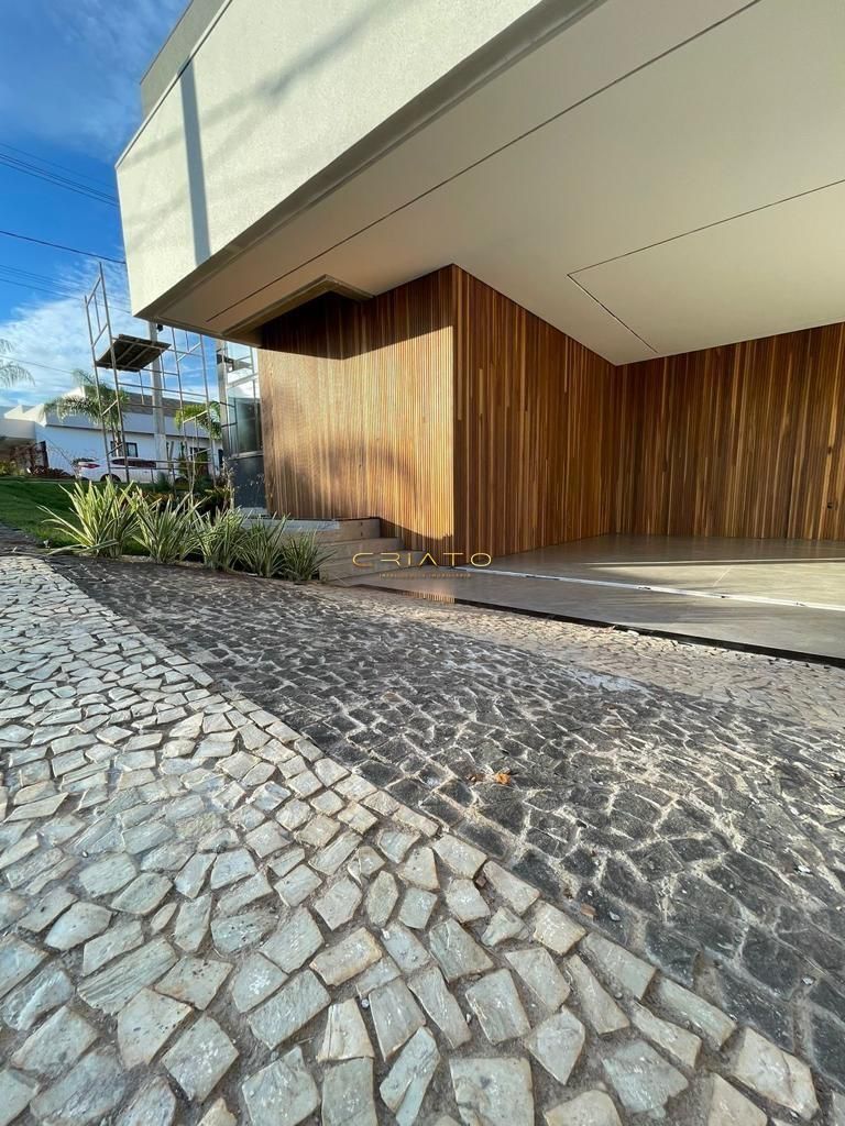 Casa de 3 quartos, 294m² | Eu Corretor