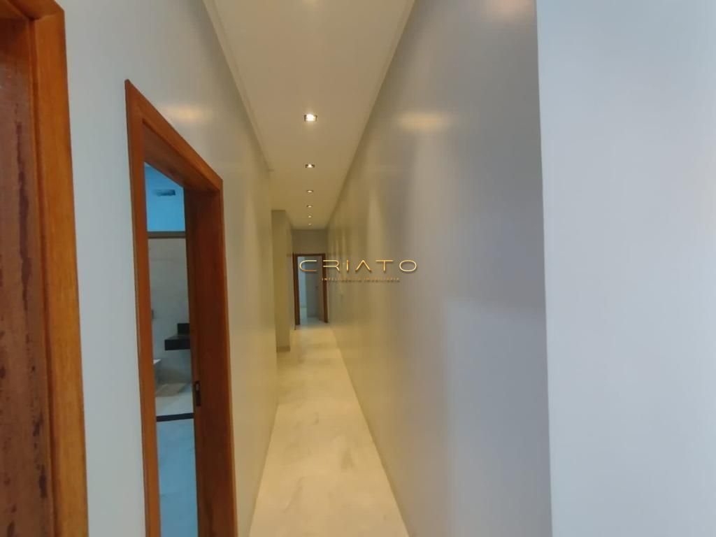 Casa de 3 quartos, 235m² | Eu Corretor