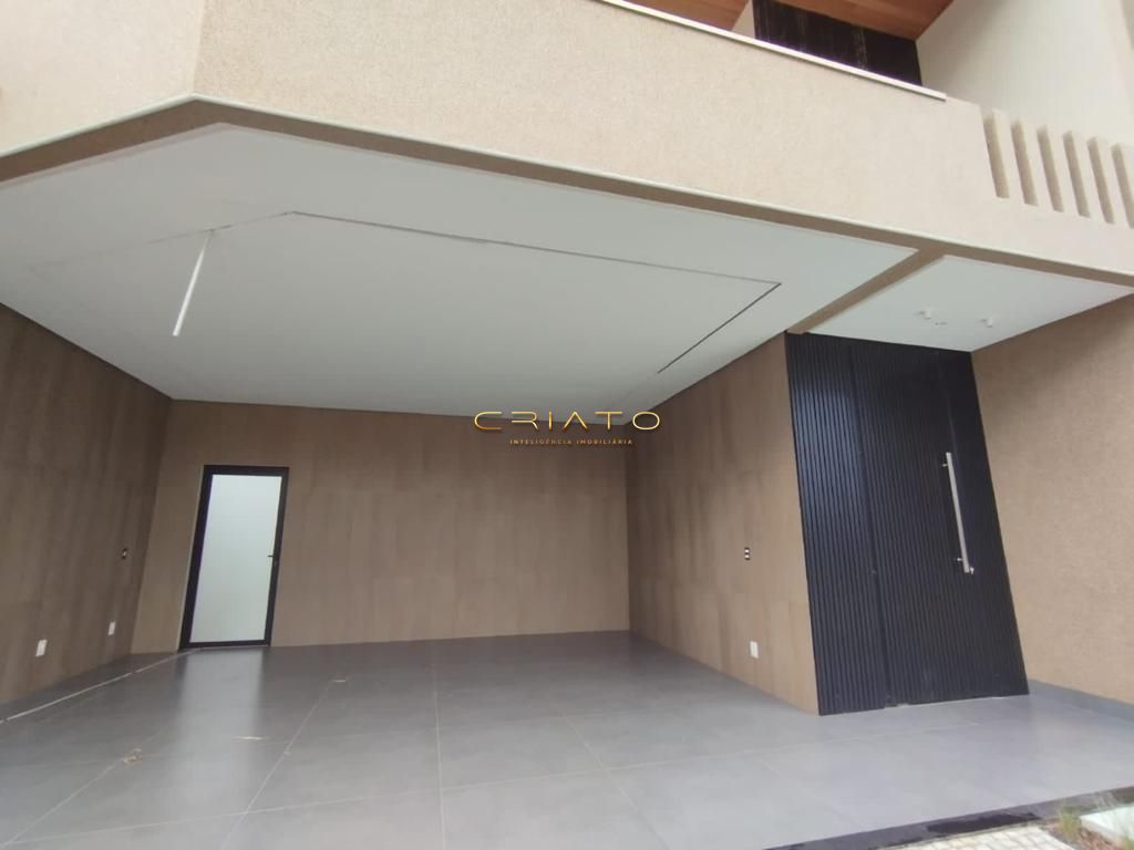 Casa de 3 quartos, 235m² | Eu Corretor