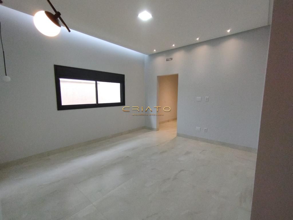 Casa de 3 quartos, 235m² | Eu Corretor