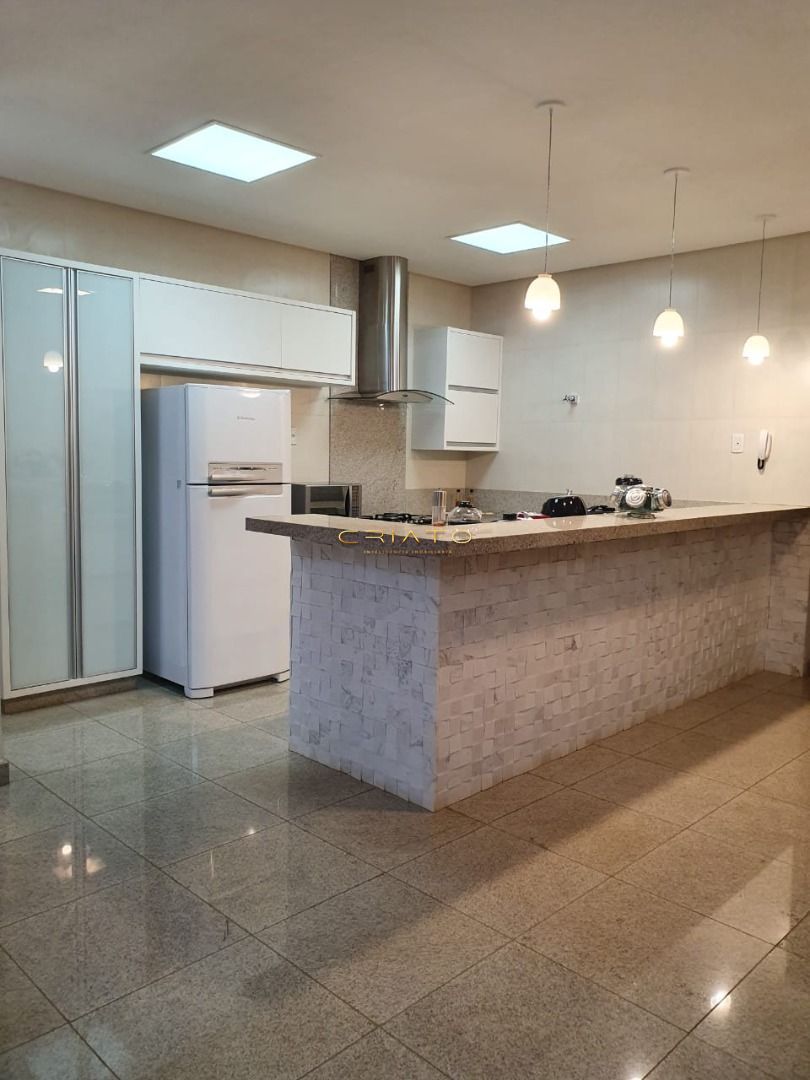 Sobrado de 4 quartos, 450m² no bairro Residencial Sun Flower, em Anápolis | Eu Corretor