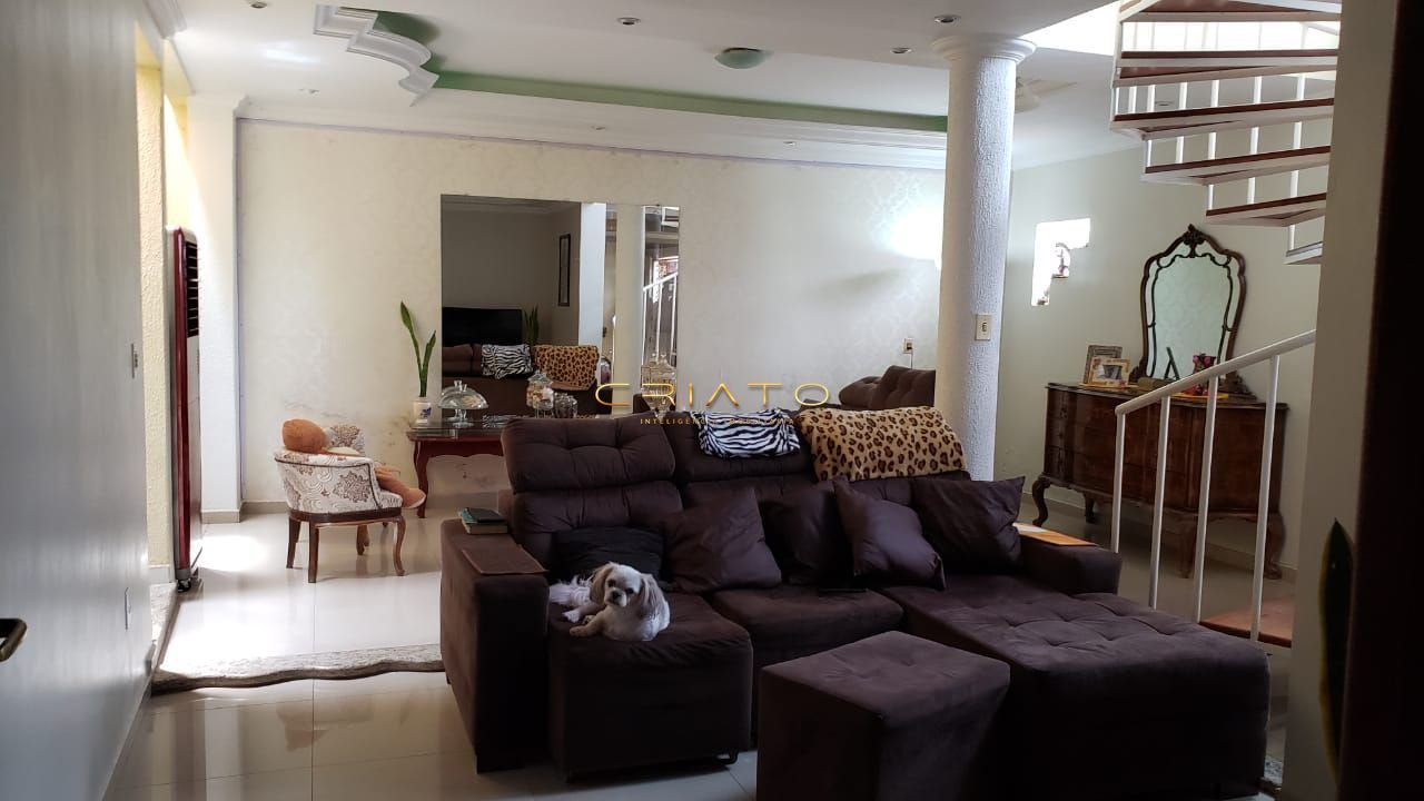 Sobrado de 3 quartos, 180m² no bairro Vila Jaiara, em Anápolis | Eu Corretor