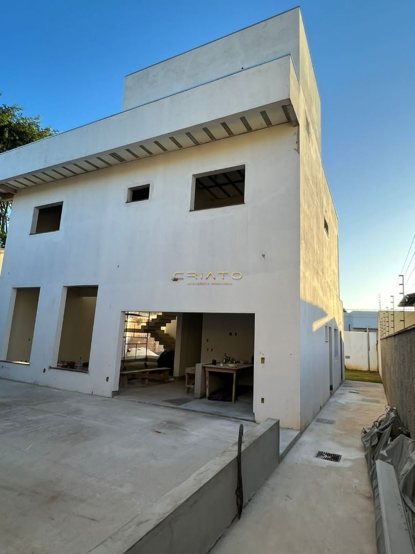 Sobrado de 4 quartos, 260m² no bairro Anápolis City, em Anápolis | Eu Corretor