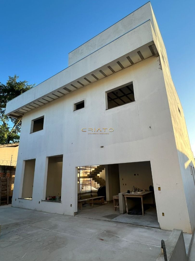 Sobrado de 4 quartos, 260m² no bairro Anápolis City, em Anápolis | Eu Corretor
