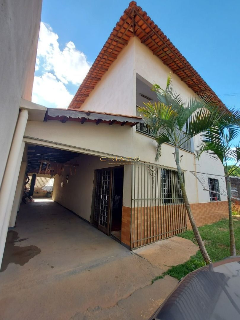 Sobrado de 4 quartos, 215m² no bairro São João, em Anápolis | Eu Corretor