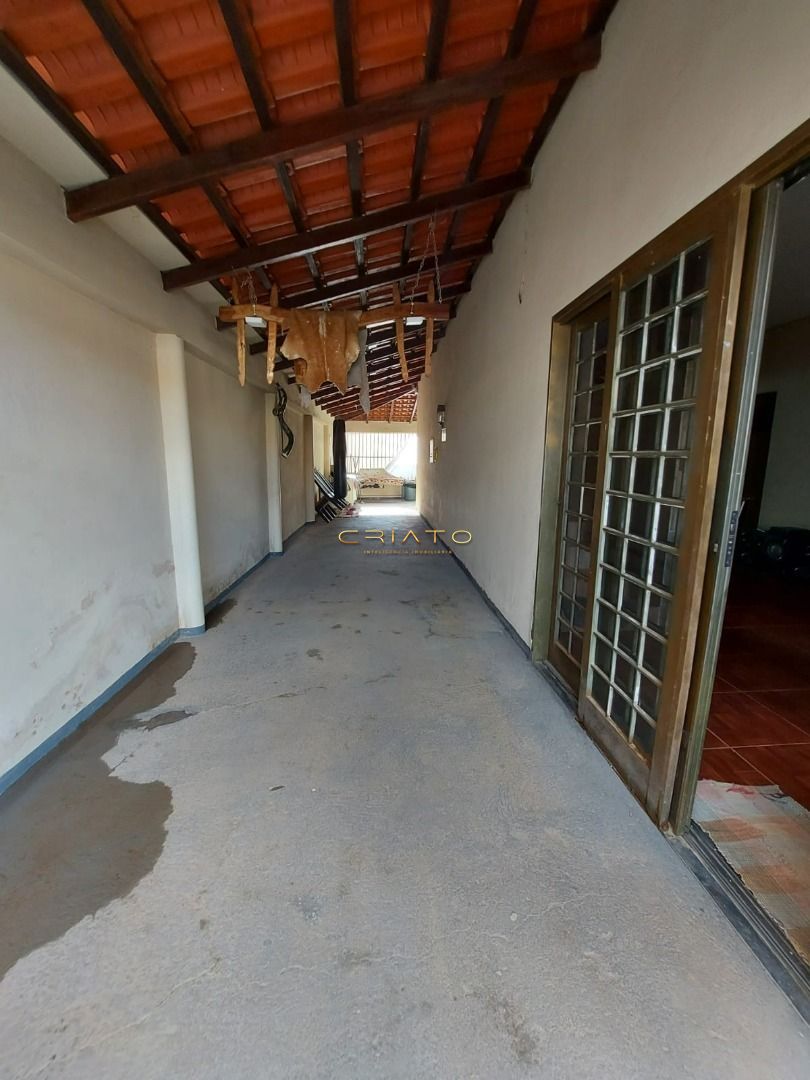 Sobrado de 4 quartos, 215m² no bairro São João, em Anápolis | Eu Corretor
