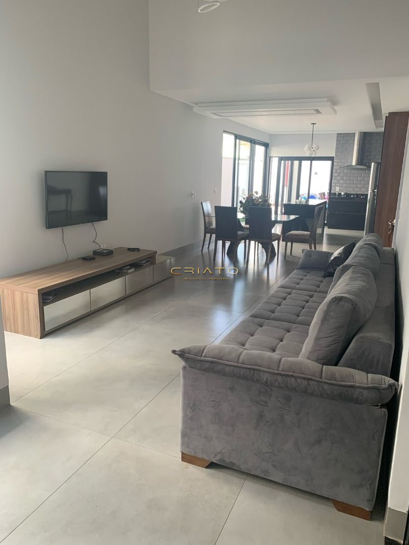 Casa de 4 quartos, 222m² | Eu Corretor