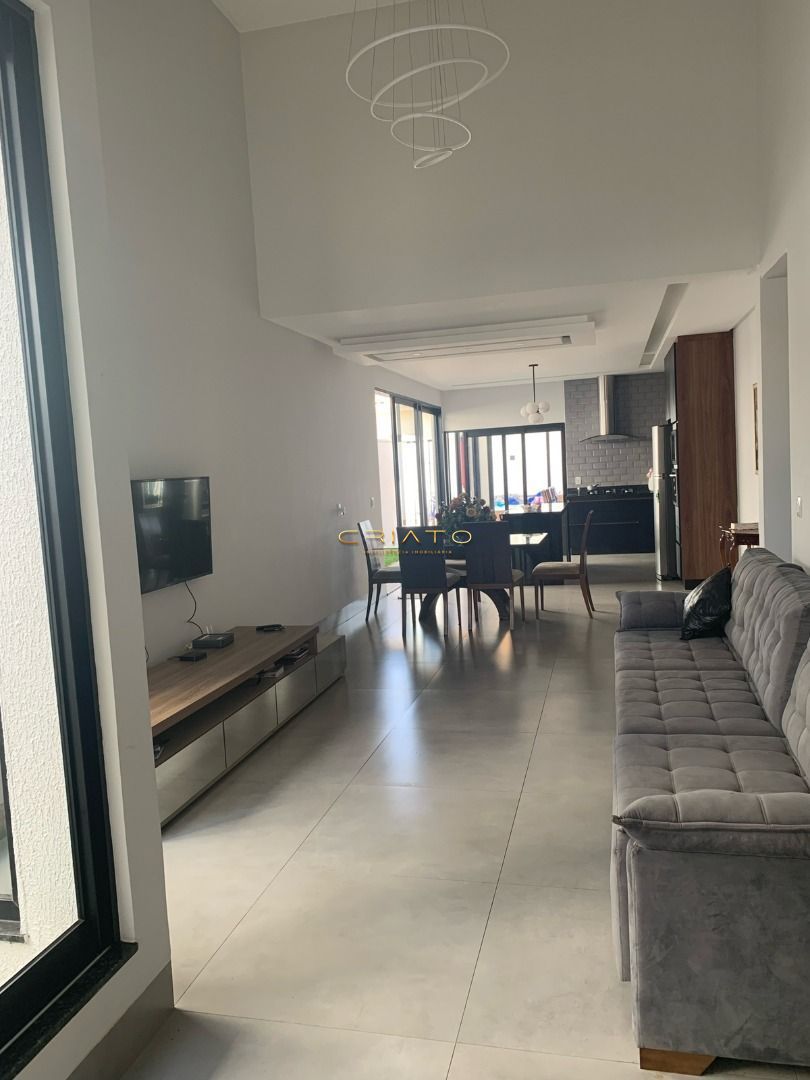 Casa de 4 quartos, 222m² | Eu Corretor