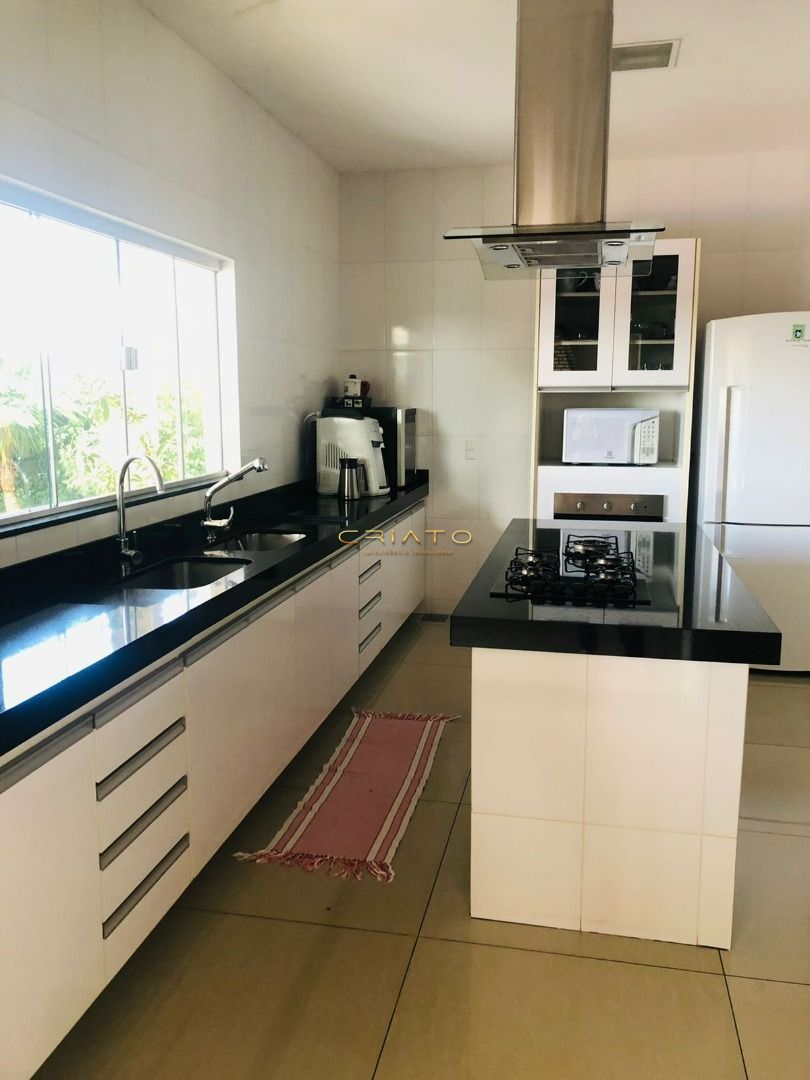 Casa de 5 quartos, 590m² no bairro Jardim Santa Cecília, em Anápolis | Eu Corretor