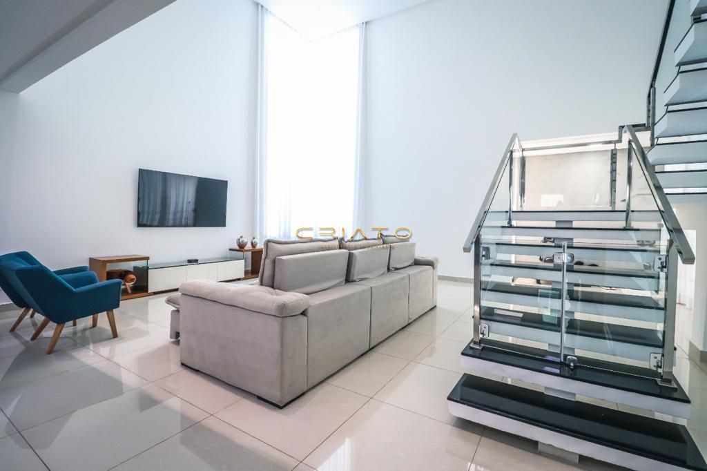 Sobrado de 4 quartos, 380m² no bairro Condomínio Vale dos Pássaros, em Anápolis | Eu Corretor