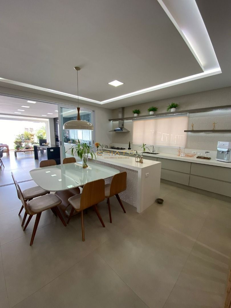 Casa de 3 quartos, 291m² | Eu Corretor