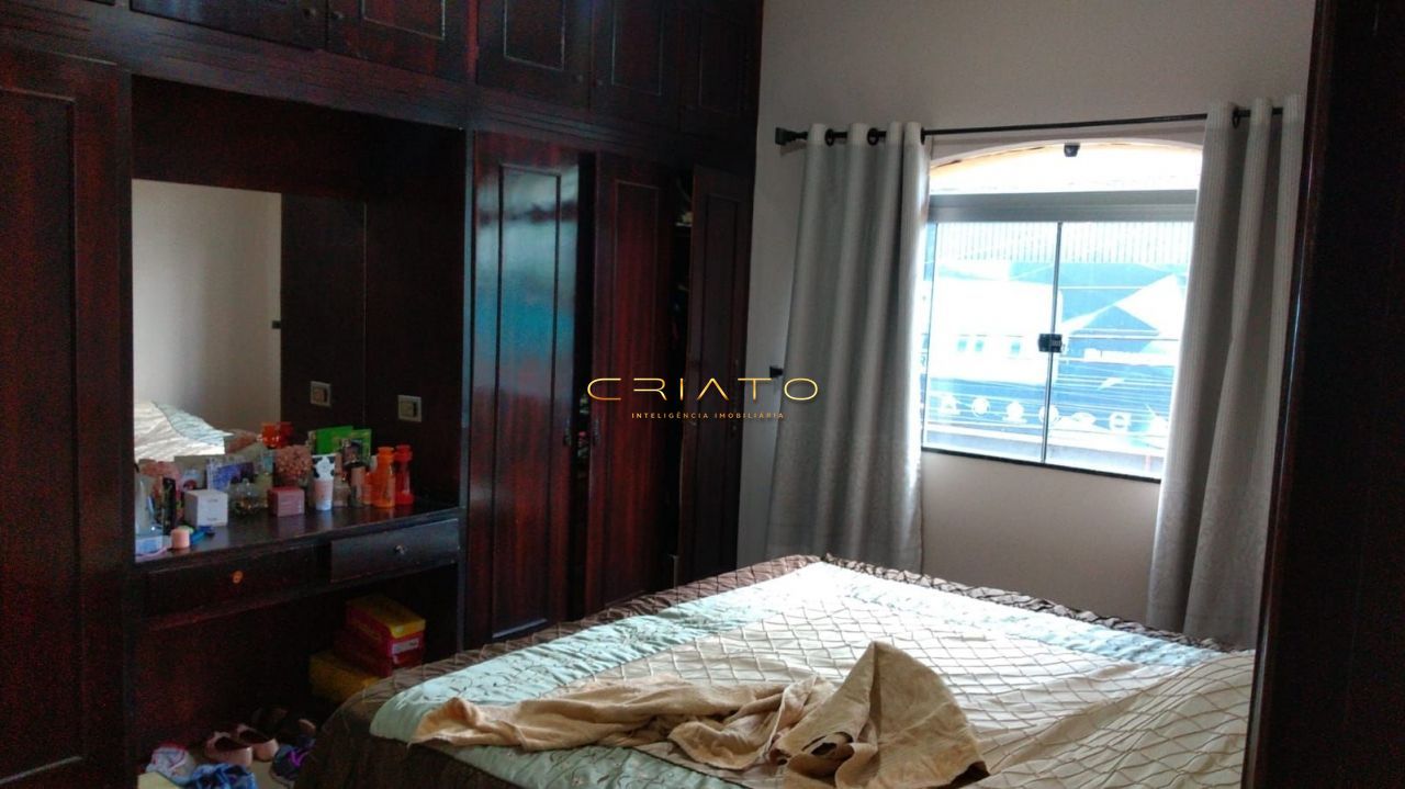 Sobrado de 4 quartos, 351m² no bairro Maracanã, em Anápolis | Eu Corretor