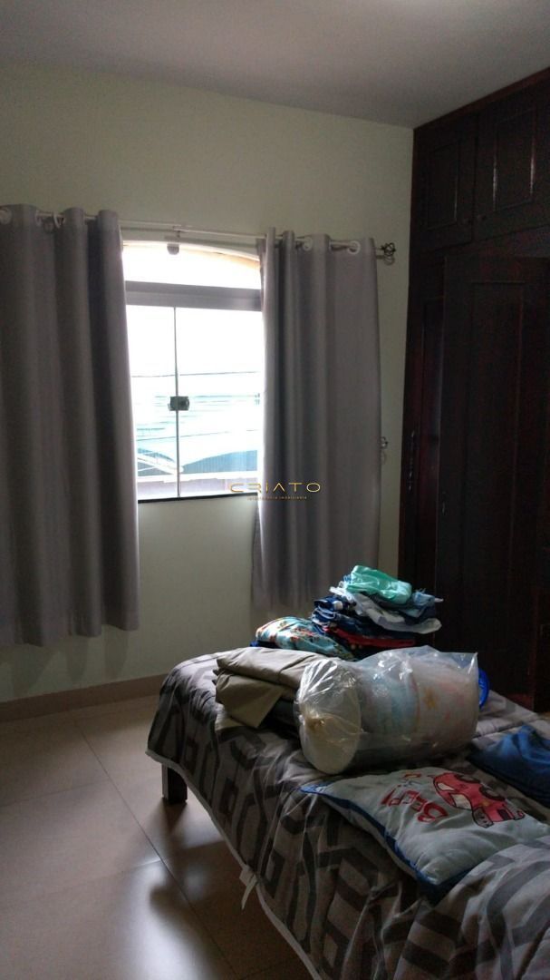 Sobrado de 4 quartos, 351m² no bairro Maracanã, em Anápolis | Eu Corretor