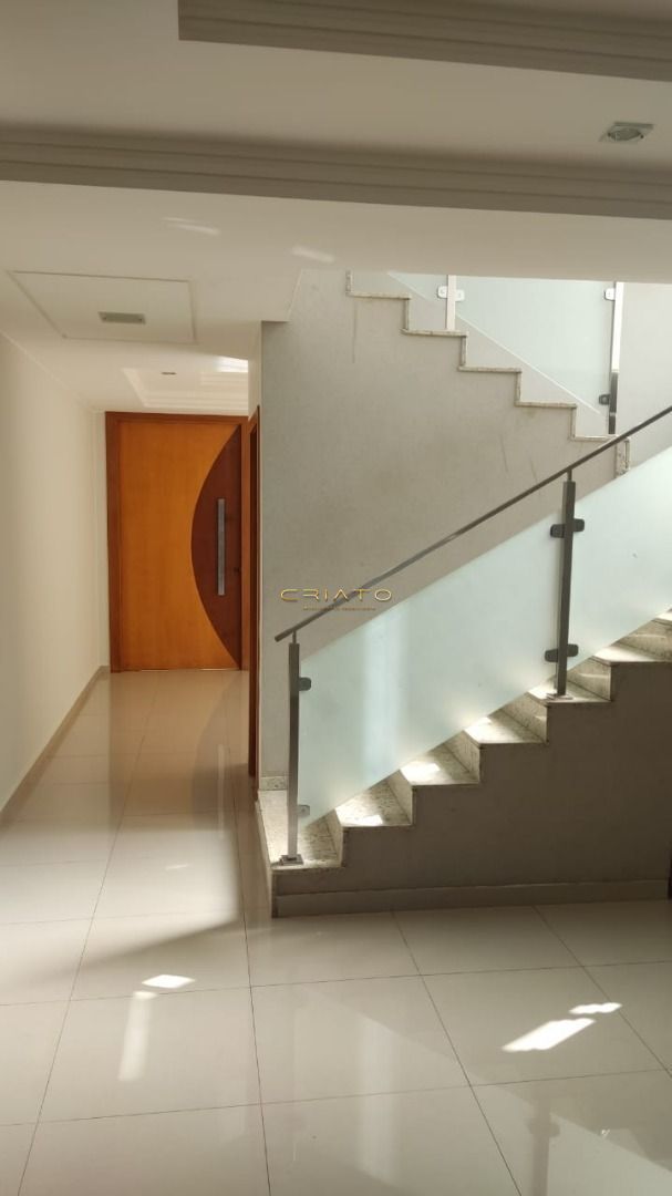 Sobrado de 4 quartos, 373m² no bairro Anápolis City, em Anápolis | Eu Corretor