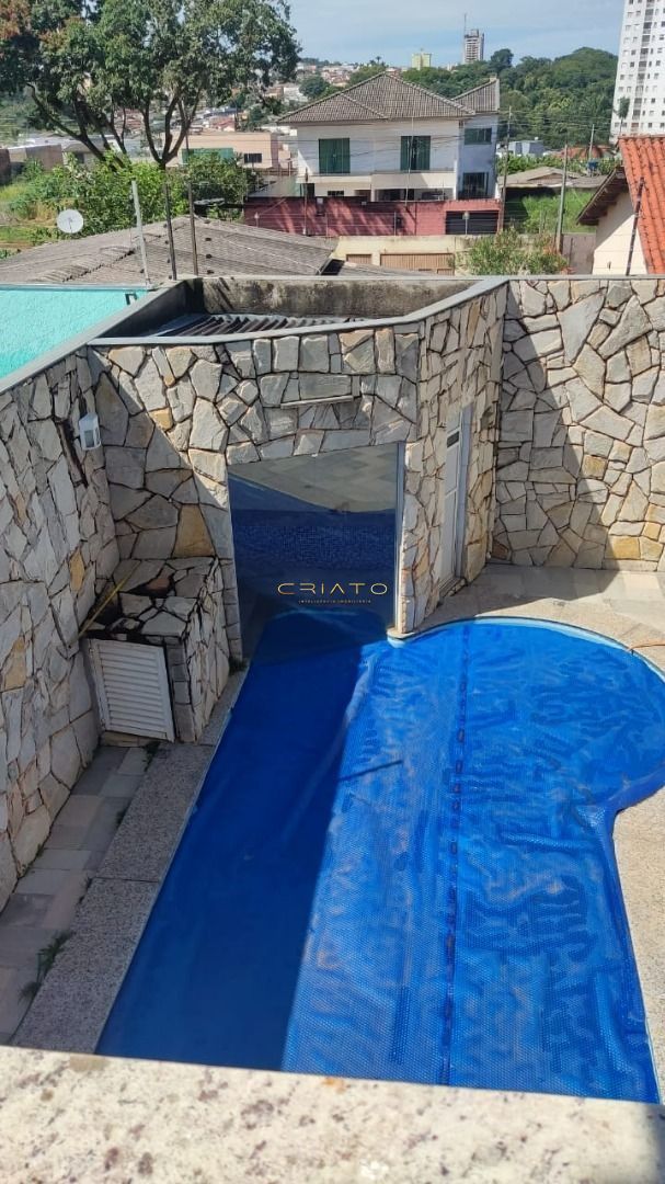 Sobrado de 4 quartos, 373m² no bairro Anápolis City, em Anápolis | Eu Corretor