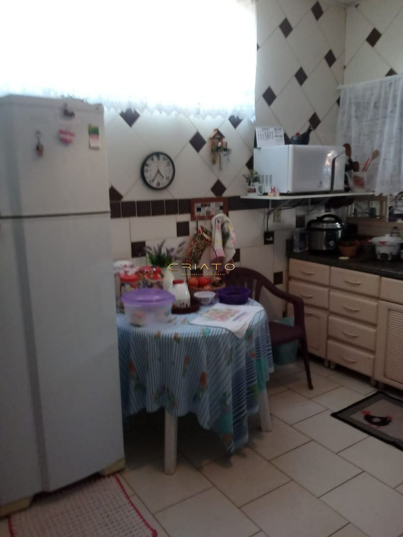 Sobrado de 5 quartos, 200m² no bairro Vila Milmar, em Anápolis | Eu Corretor