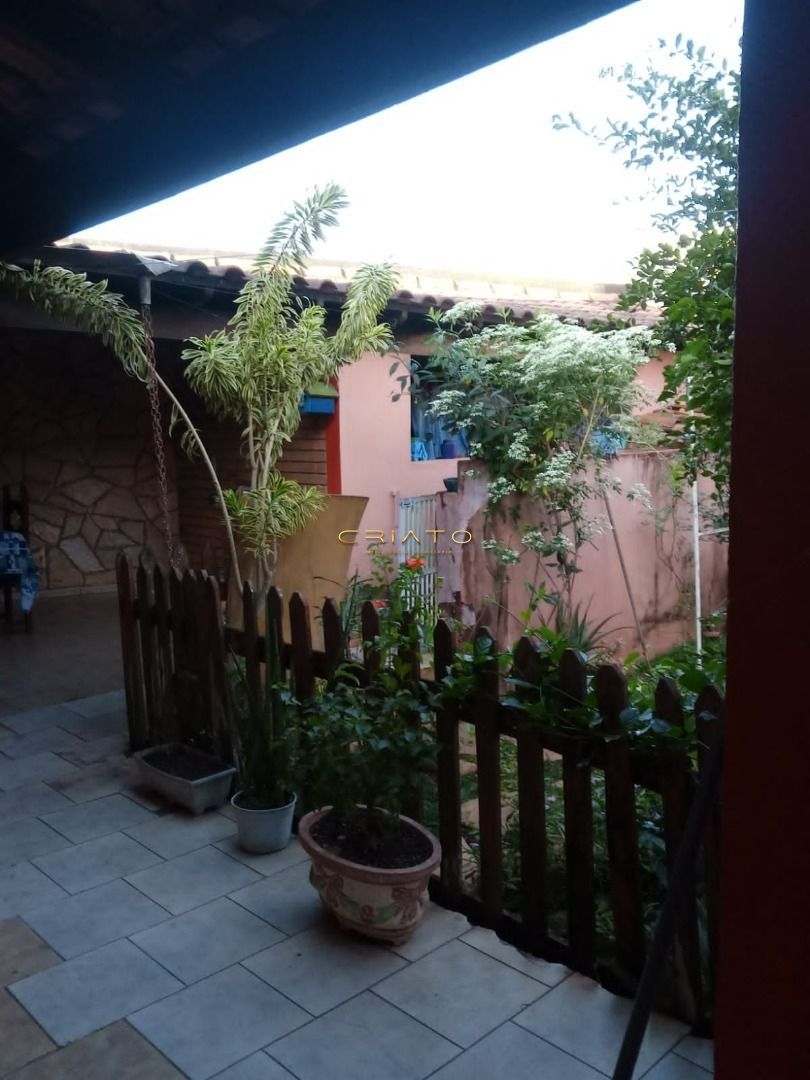 Sobrado de 5 quartos, 200m² no bairro Vila Milmar, em Anápolis | Eu Corretor