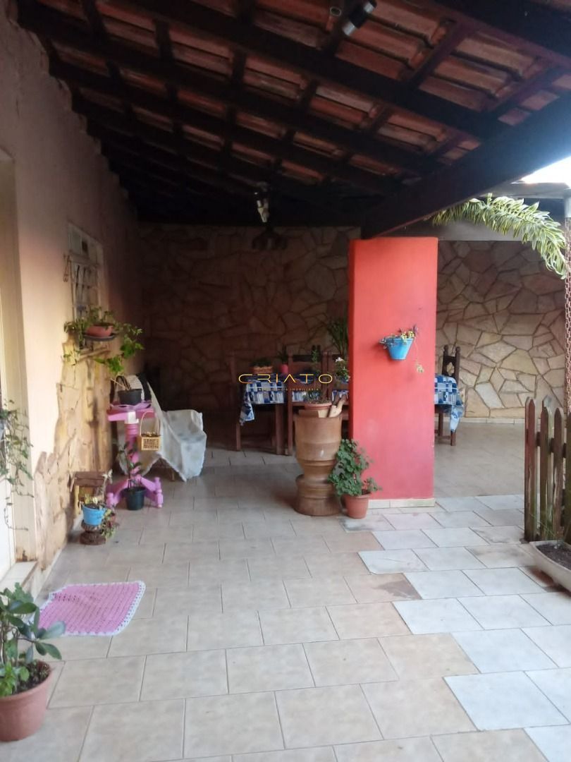 Sobrado de 5 quartos, 200m² no bairro Vila Milmar, em Anápolis | Eu Corretor