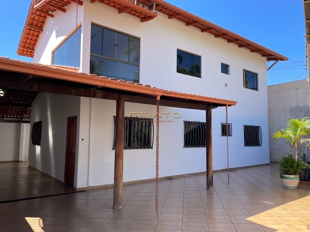 Sobrado de 6 quartos, 140m² no bairro Jardim Ana Paula, em Anápolis | Eu Corretor