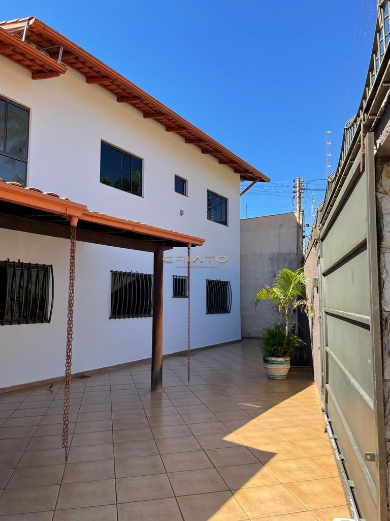 Sobrado de 6 quartos, 140m² no bairro Jardim Ana Paula, em Anápolis | Eu Corretor