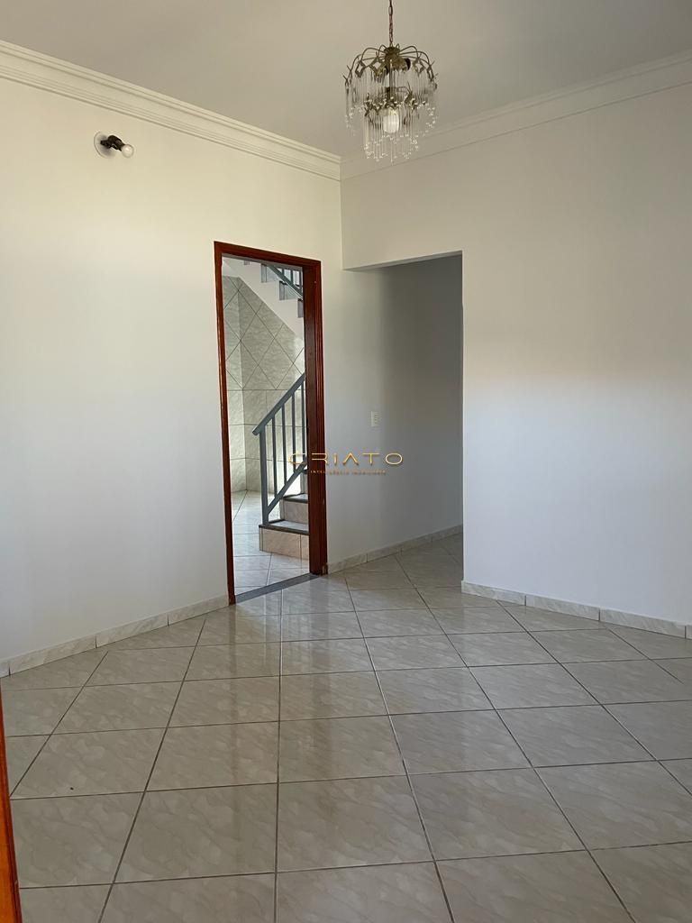 Sobrado de 6 quartos, 140m² no bairro Jardim Ana Paula, em Anápolis | Eu Corretor