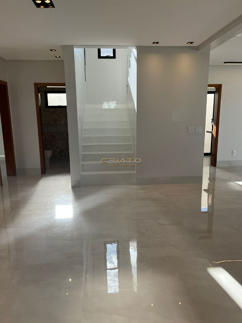 Casa de 3 quartos, 269m² no bairro Condomínio Residencial Grand Trianon, em Anápolis | Eu Corretor