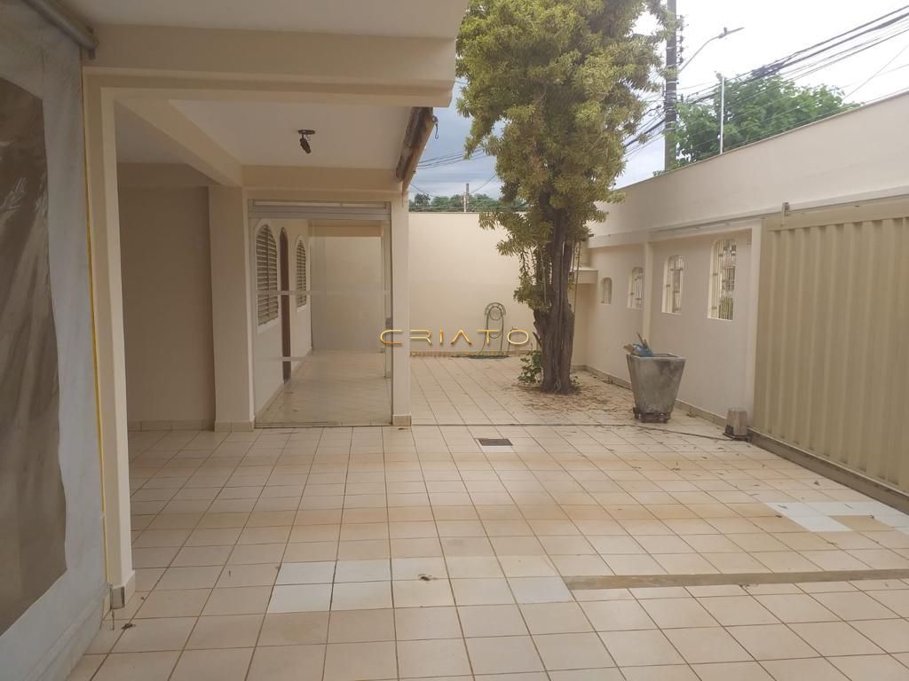 Sobrado de 4 quartos, 310m² no bairro Vila Santa Maria de Nazareth, em Anápolis | Eu Corretor