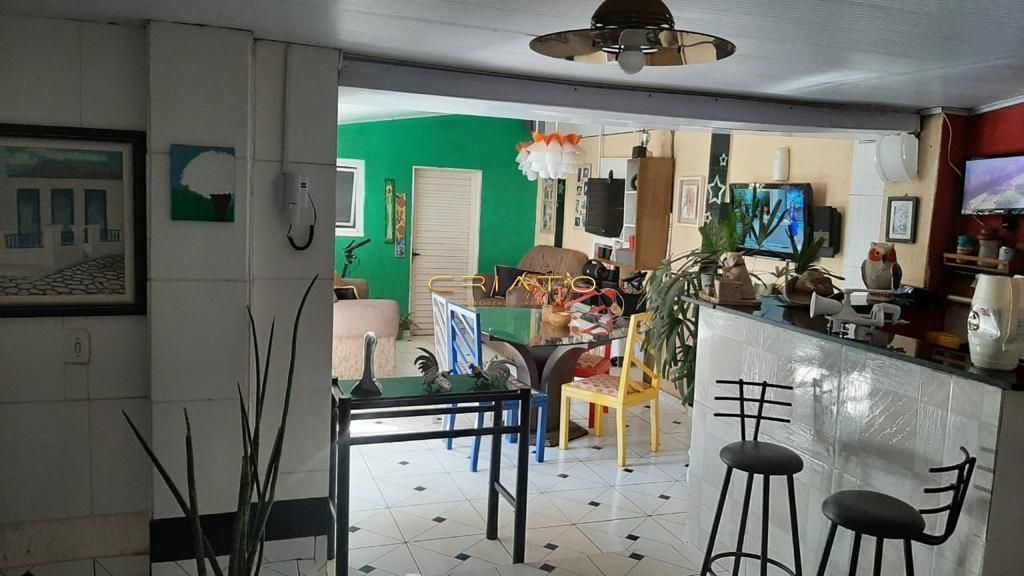 Casa de 3 quartos, 320m² no bairro Chácaras São Pedro, em Aparecida de Goiânia | Eu Corretor
