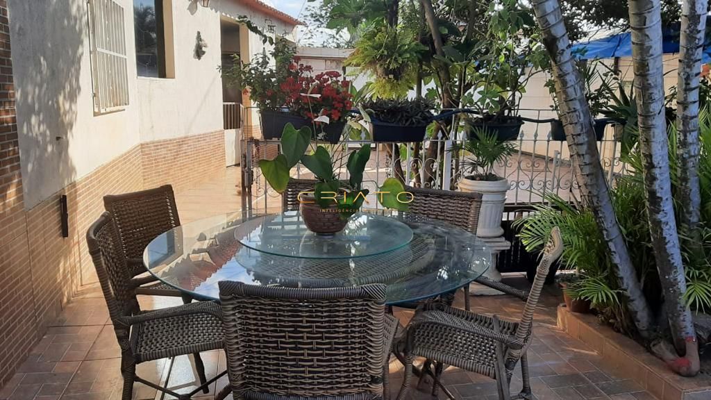 Casa de 3 quartos, 320m² no bairro Chácaras São Pedro, em Aparecida de Goiânia | Eu Corretor