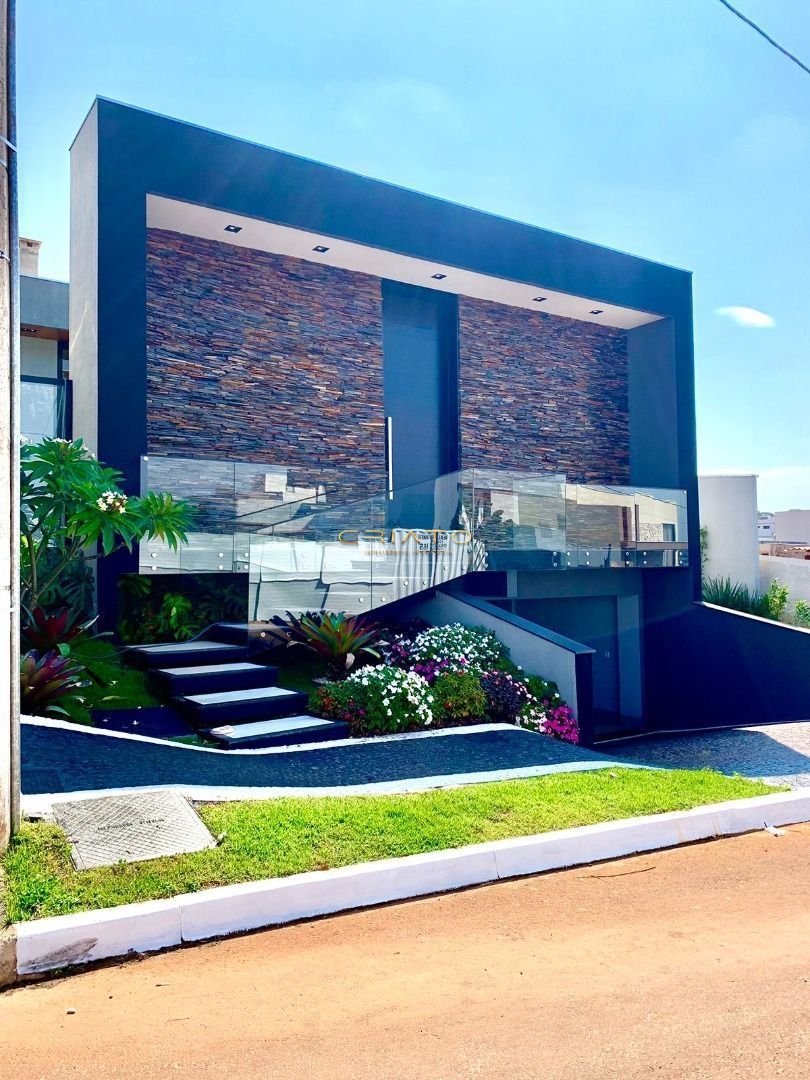 Casa de 4 quartos, 305m² | Eu Corretor