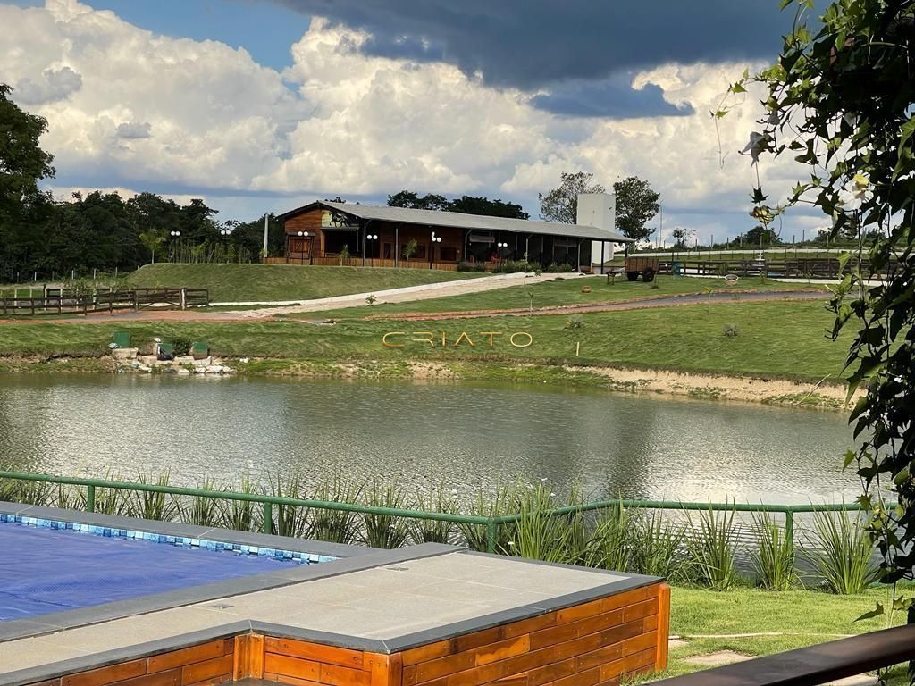 Fazenda/Sítios/Chácaras de 9 quartos, 800m² no bairro Zona Rural, em Silvânia | Eu Corretor