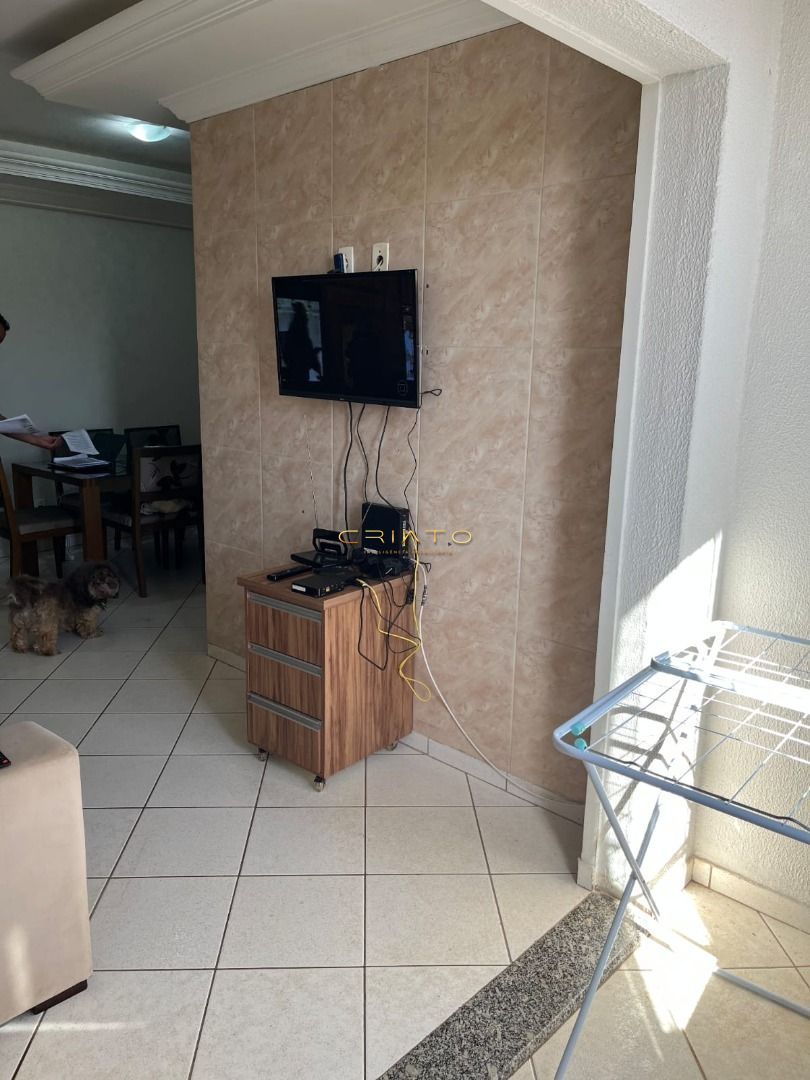 Apartamento de 3 quartos, 70m² no bairro Maracanã, em Anápolis | Eu Corretor