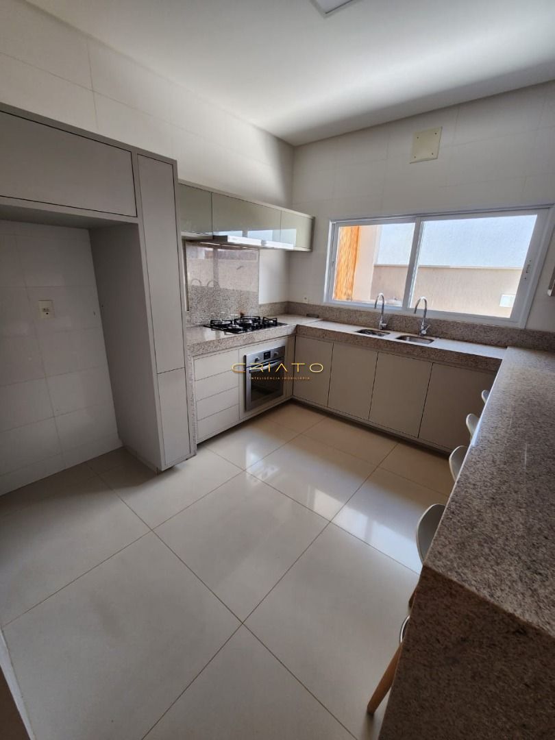 Casa de 3 quartos, 260m² no bairro Residencial Anaville, em Anápolis | Eu Corretor