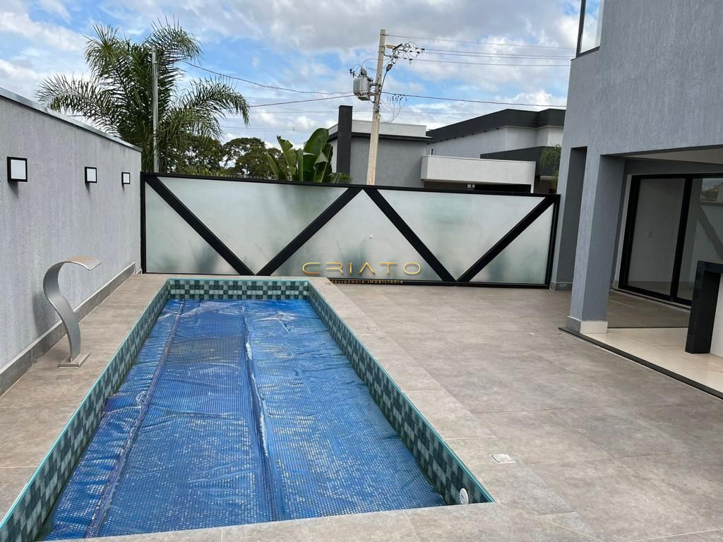 Casa de 4 quartos, 216m² | Eu Corretor