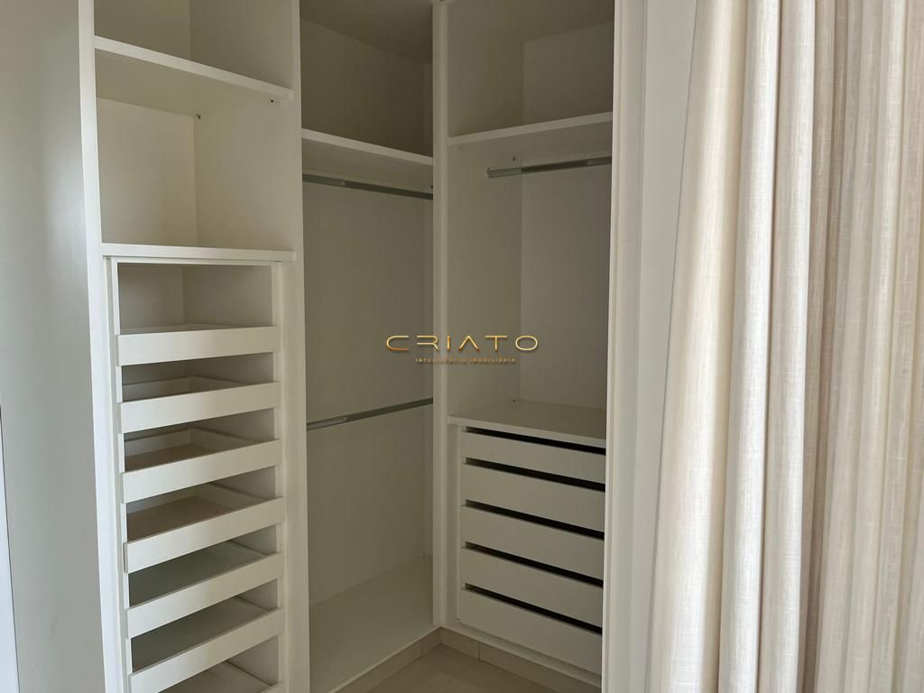 Casa de 4 quartos, 216m² | Eu Corretor