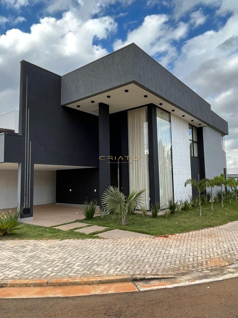 Casa de 4 quartos, 216m² | Eu Corretor