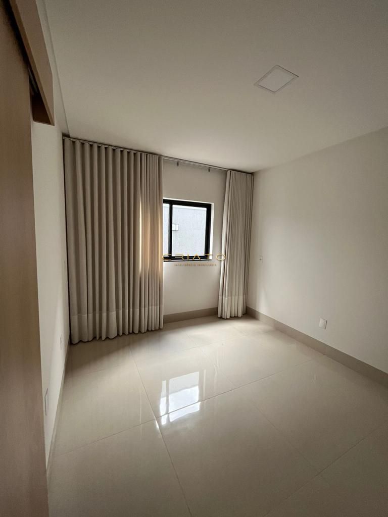 Casa de 4 quartos, 216m² | Eu Corretor